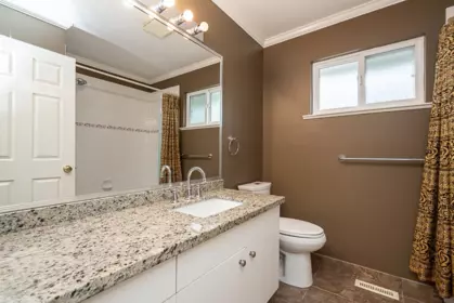Mudroom Photo of 15445 109a Avenue, Surrey, BC