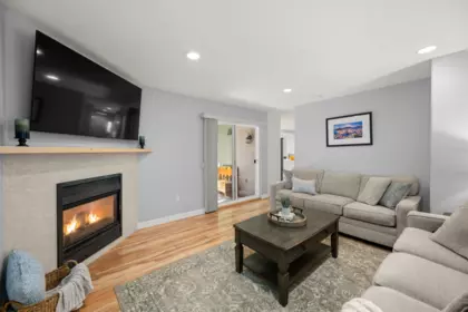 Entry Foyer Photo of 23216 121a Avenue, Maple Ridge, BC
