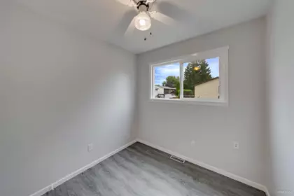 Primary Bathroom Photo of 27549 31a Avenue, Langley, BC
