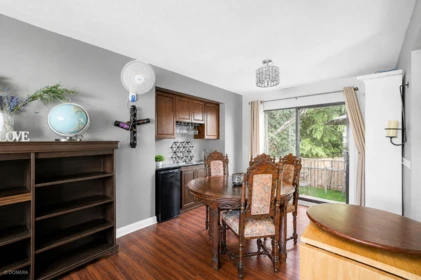 Kitchen Island Photo of 3733 Dunsmuir Way, Abbotsford, BC