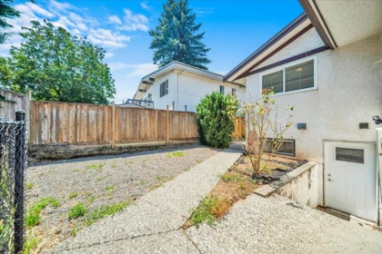Backyard Photo of 2690 Sheffield Way, Abbotsford, BC