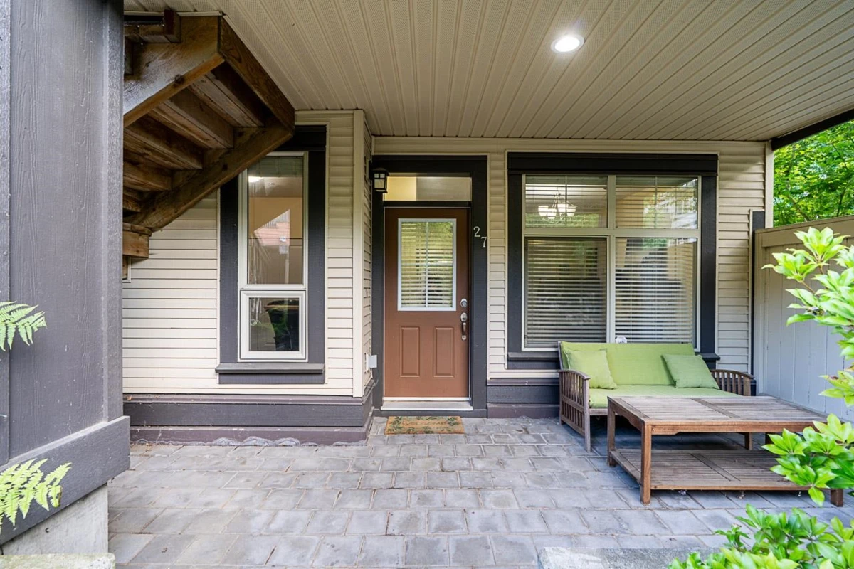 Family Room Photo of 27 19478 65 Avenue, Surrey, BC