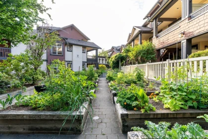 Front Yard Photo of 27 19478 65 Avenue, Surrey, BC