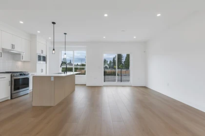 Kitchen Photo of 4 30501 Robin Drive, Abbotsford, BC