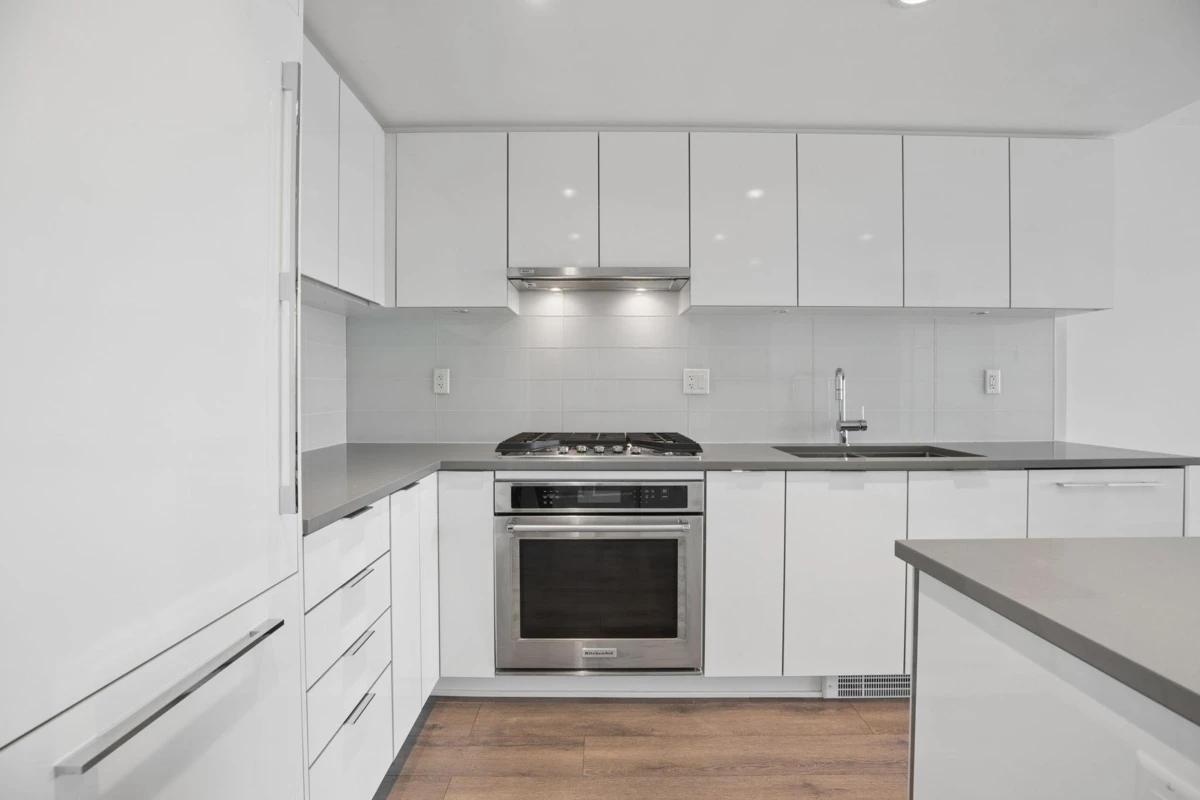 Family Room Photo of 605 2388 Madison Avenue, Burnaby, BC