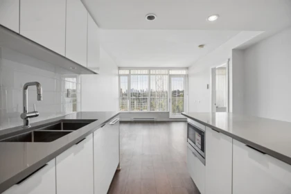Kitchen Photo of 605 2388 Madison Avenue, Burnaby, BC