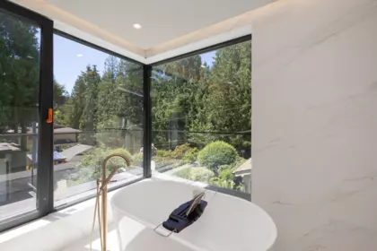 Powder Room Photo of 4090 W 31st Avenue, Vancouver, BC