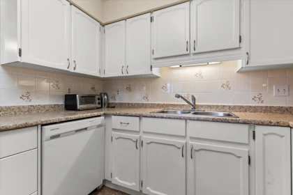 Breakfast Nook Photo of 112 32070 Peardonville Road, Abbotsford, BC