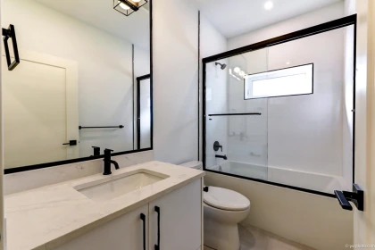 Hallway Photo of 10460 Williams Road, Richmond, BC