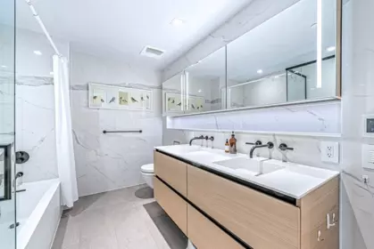 Walk-In Closet Photo of 1503 620 Cardero Street, Vancouver, BC