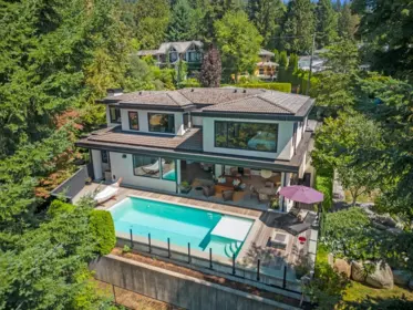 Family Room Photo of 2650 Rosebery Avenue, West Vancouver, BC