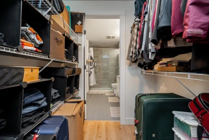 Mudroom Photo of 301 2493 Montrose Avenue, Abbotsford, BC
