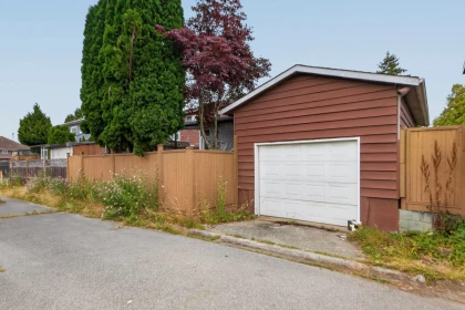 Garden / Landscaping Photo of 9441 132a Street, Surrey, BC