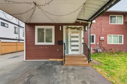Kitchen Photo of 9441 132a Street, Surrey, BC