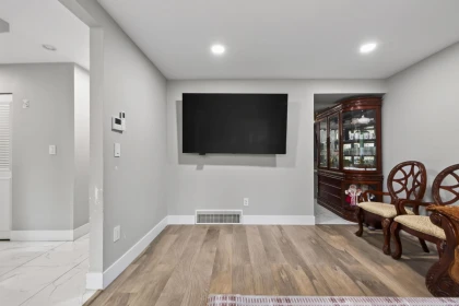 Walk-In Closet Photo of 9441 132a Street, Surrey, BC