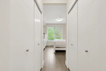 Entry Foyer Photo of 116 15351 101 Avenue, Surrey, BC