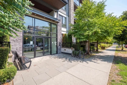 Kitchen Photo of 116 15351 101 Avenue, Surrey, BC