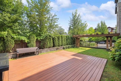 Swimming Pool Photo of 116 15351 101 Avenue, Surrey, BC