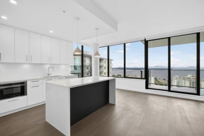 Kitchen Photo of 2404 1588 Johnston Road, White Rock, BC