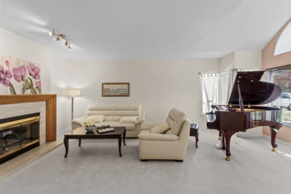 Breakfast Nook Photo of 3 Chevalier Court, Port Moody, BC