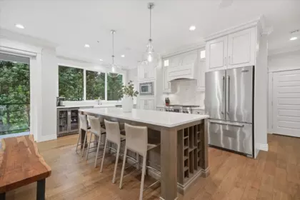 Breakfast Nook Photo of 13891 232a Street, Maple Ridge, BC