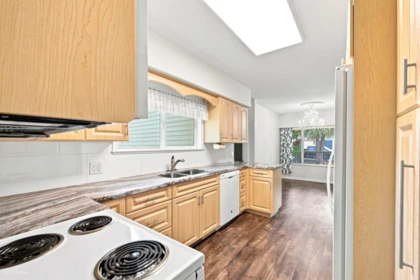 Breakfast Nook Photo of 20259 Wanstead Street, Maple Ridge, BC