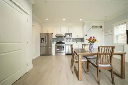 Breakfast Nook Photo of 2216 Mannering Avenue, Vancouver, BC