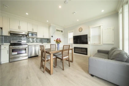 2216 Mannering Avenue, Vancouver, BC, Vancouver — Half Duplex for sale