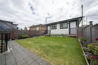 Outdoor Patio Photo of 2216 Mannering Avenue, Vancouver, BC