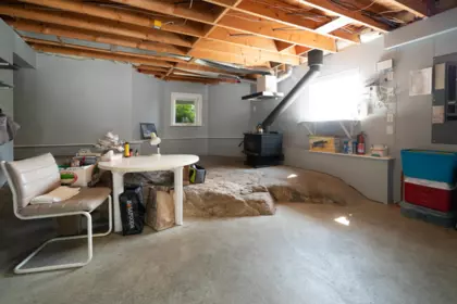 Basement Recreation Room Photo of 5575 Curran Road, Halfmoon Bay, BC