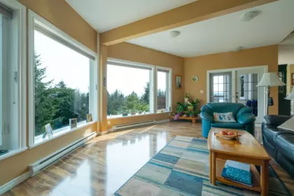 Kitchen Island Photo of 5575 Curran Road, Halfmoon Bay, BC
