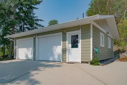 Mudroom Photo of 5575 Curran Road, Halfmoon Bay, BC