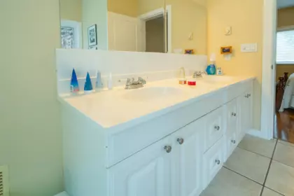 Primary Bathroom Photo of 5575 Curran Road, Halfmoon Bay, BC