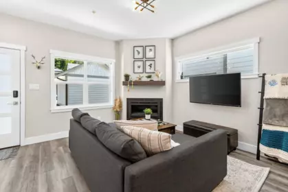 17 950 Woodsworth Road, Gibsons, BC, Gibsons — Townhouse for sale
