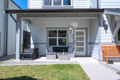 17 950 Woodsworth Road, Gibsons, BC, Gibsons — Townhouse for sale