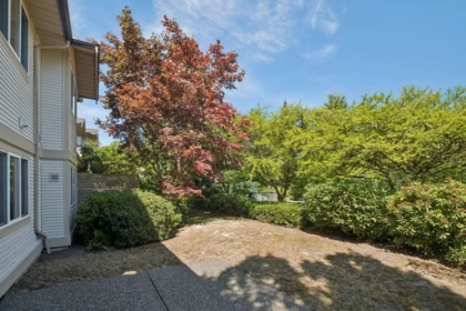 Entry Foyer Photo of 163 13888 70 Avenue, Surrey, BC