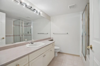 Walk-In Closet Photo of 163 13888 70 Avenue, Surrey, BC