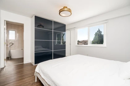 Powder Room Photo of 18864 119b Avenue, Pitt Meadows, BC