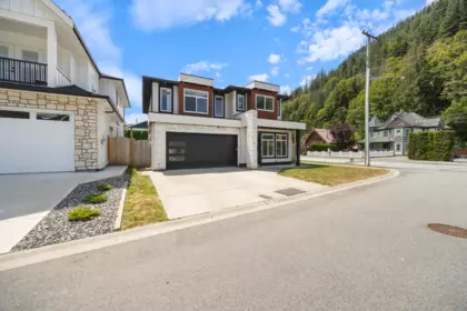 860 Willow Place, Harrison Hot Springs, BC, Harrison Hot Springs — Single Family Residence for sale