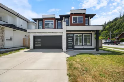 860 Willow Place, Harrison Hot Springs, BC, Harrison Hot Springs — Single Family Residence for sale