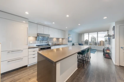 2805 5883 Barker Avenue, Burnaby, BC, Burnaby — Apartment/Condo for sale