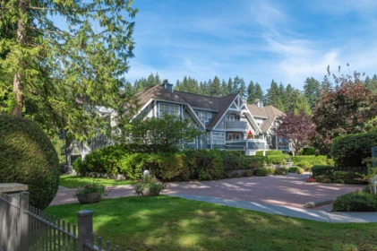 303 3373 Capilano Crescent, North Vancouver, BC, North Vancouver — Apartment/Condo for sale