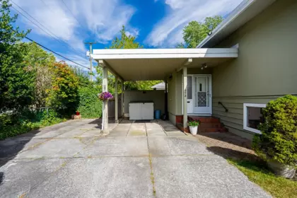 Hot Tub / Spa Photo of 675 Newport Street, Coquitlam, BC