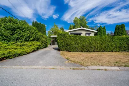 Mudroom Photo of 675 Newport Street, Coquitlam, BC