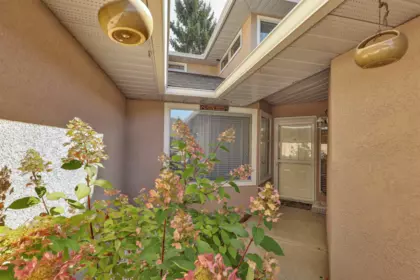 Family Room Photo of 116 15501 89a Avenue, Surrey, BC