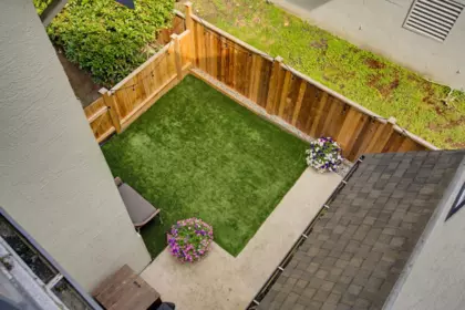 Backyard Photo of 4 4890 48 Avenue, Delta, BC