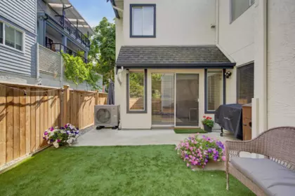 Hot Tub / Spa Photo of 4 4890 48 Avenue, Delta, BC