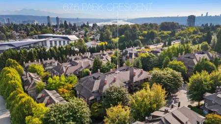 Swimming Pool Photo of 108 675 Park Crescent, New Westminster, BC