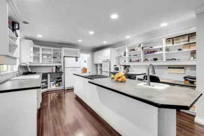 Breakfast Nook Photo of 17588 28 Avenue, Surrey, BC