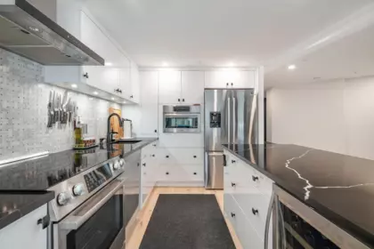 Kitchen Island Photo of 710 1050 Burrard Street, Vancouver, BC